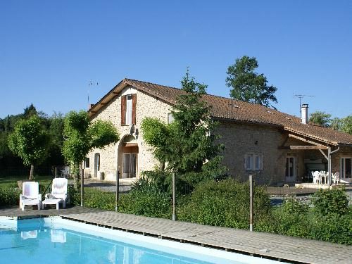 Domaine Les Messauts, location des gites avec piscine au canal