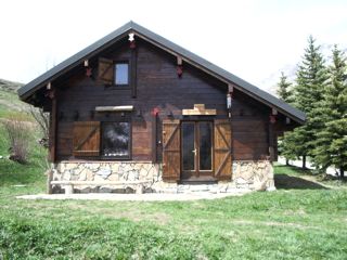 Chalet traditionnel en bois Parc National des Ecrins