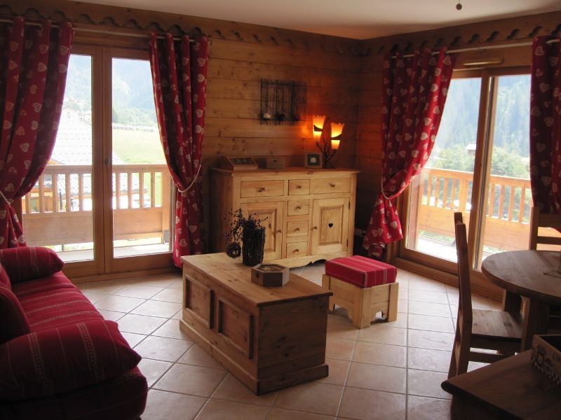 CHAMPAGNY EN VANOISE - APART NEUF - PLEIN SUD