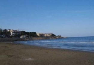 LOCATION ESPAGNE FRONT DE MER MAISON 4 CHAMBRES PATIO GARAGE (ALCOCEBRE) — photo 10
