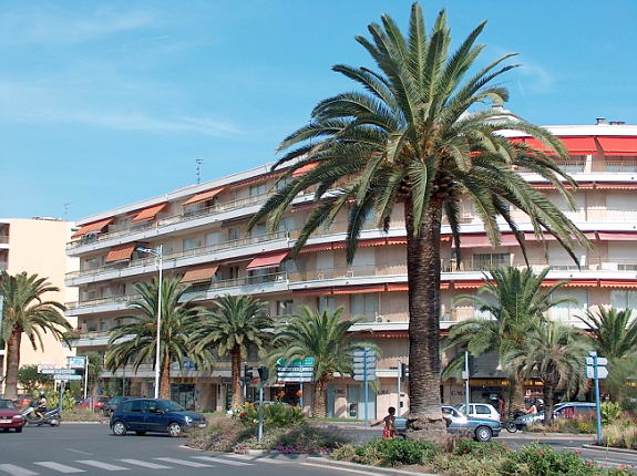 CAGNES/MER - NICE-ANTIBES 500m MER : 50m2 + GARAGE — photo 10