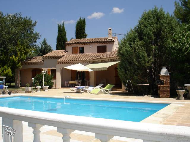 DISPO A PARTIR DU 21 AOUT -  VILLA (VAR) - PISCINE