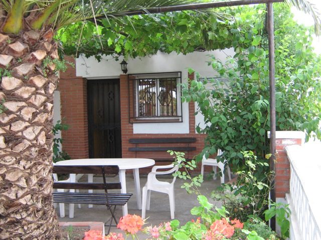 Badalona Maison avec jardin, en pleine nature trés calme, proche ville , mer