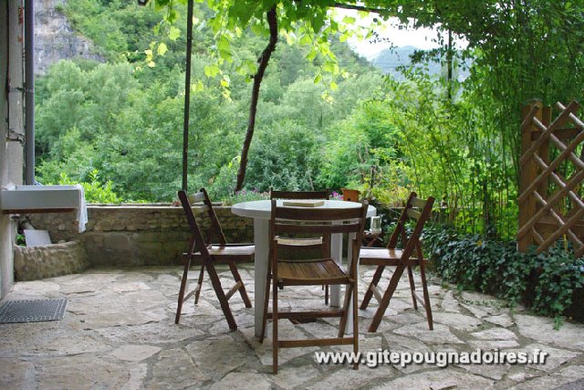 Gite avec jardin bord de rivière — photo 10