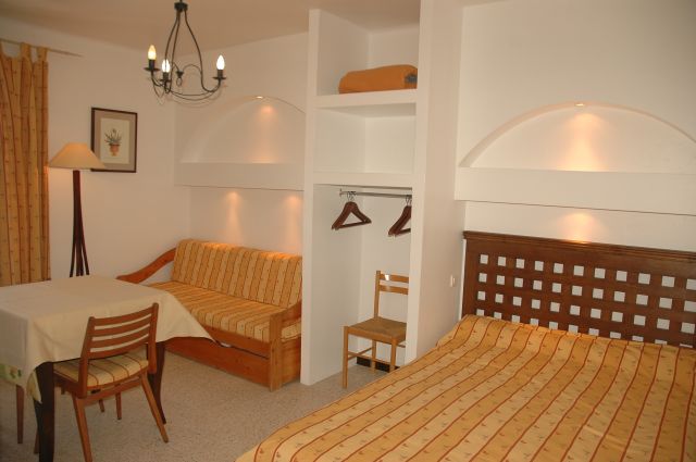 STUDIOS DANS RESIDENCE SUR PRESQU'ÏLE DE GIENS