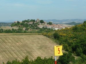 Aude Gite Domaine des Roujoux avec Vue Stupéfiante, Piscine Chauffée & Golf — photo 9