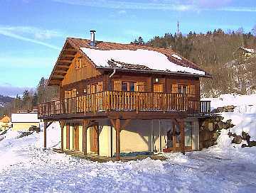 CHALET AVEC SALLE DE JEUX BABYFOOT, PLAYSTATION 2, JEU DE FLECHETTES AU CALME - LOCATION SEMAINE / W