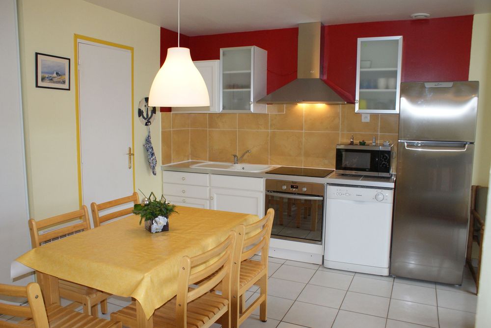 Villa pour 6 personnes avec piscine chauffée et à 80m de la plage