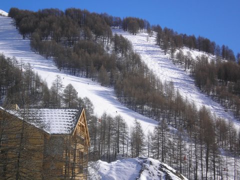 FOUX d'ALLOS (alpes sud) Loue T2 4/5pers TOUTES SAISON HIVER au pied des pistes de ski