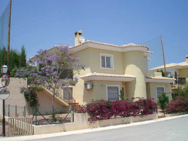 A LOUER ESPAGNE COSTA BLANCA VILLA JACARANDA AU CLUB DE GOLF BONALBA (ALICANTE) PISCINE PRIVÉE