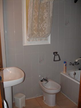500€/sem,appart t2 à 200m des plages de roses — photo 6