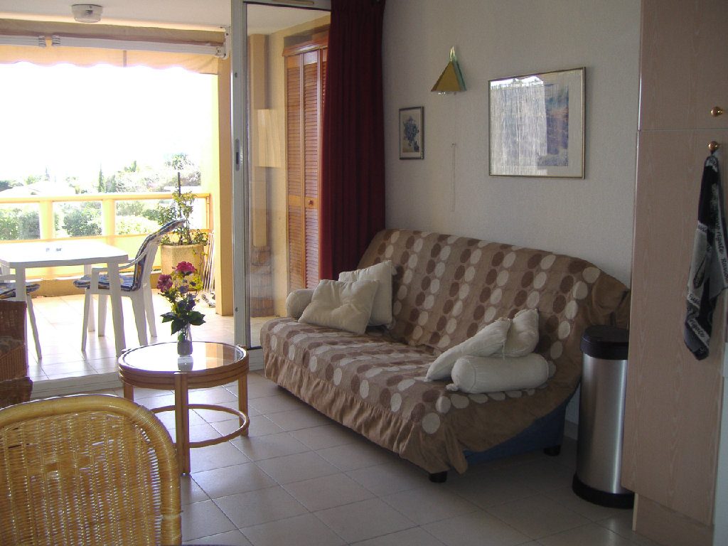 COTE D'AZUR: à louer un app.de trois chambres avec WiFi et une vue splendide sur la baie de CANNES.