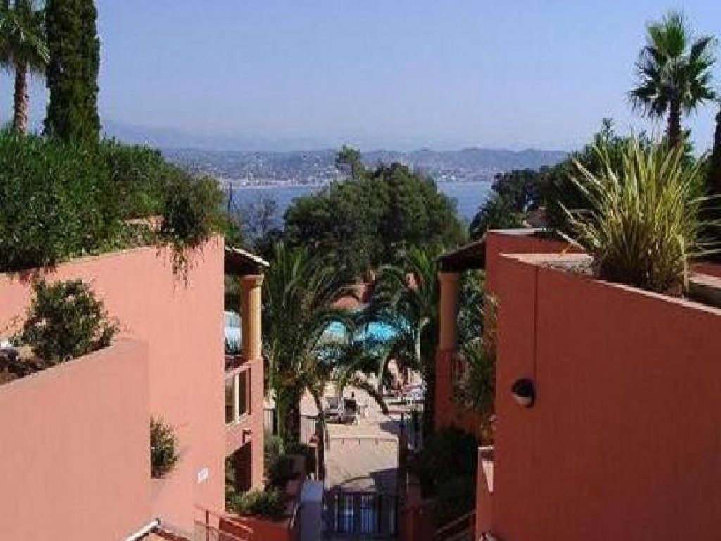 COTE D'AZUR: à louer un app.de trois chambres avec WiFi et une vue splendide sur la baie de CANNES. — photo 10
