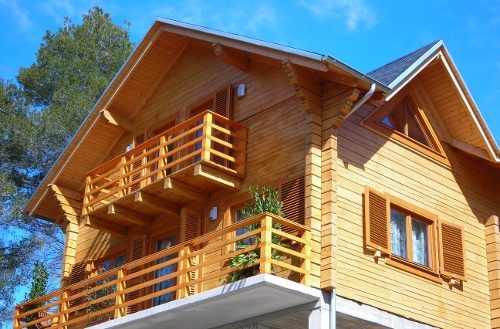 Belle maison en bois Barcelona, avec patio,barbecue,entièrement équipée, 10 pers