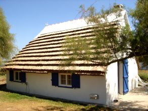 Séjour insolite en Camargue aux Saintes Maries de la Mer dans une authentique cabane de gardian