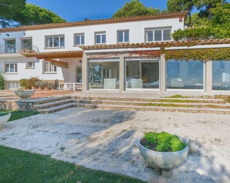 Villa in the first line of the sea in Llafranc, Spain